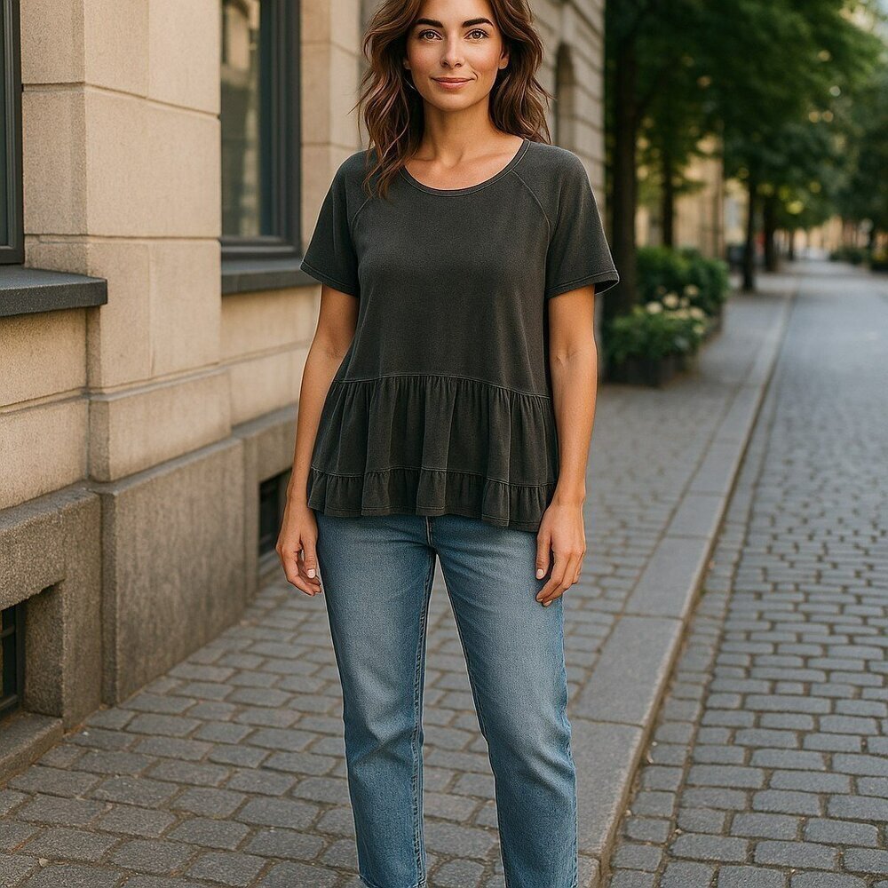 Dantelle Gray Short Sleeve Ruffled Hem Tunic Top